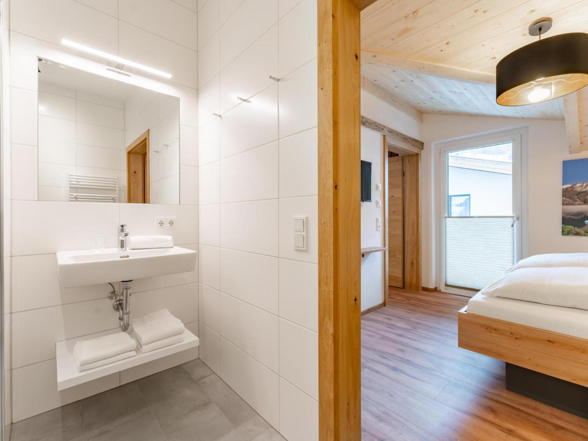 Falken Suites Top 7 Kaprun Bagian luar foto