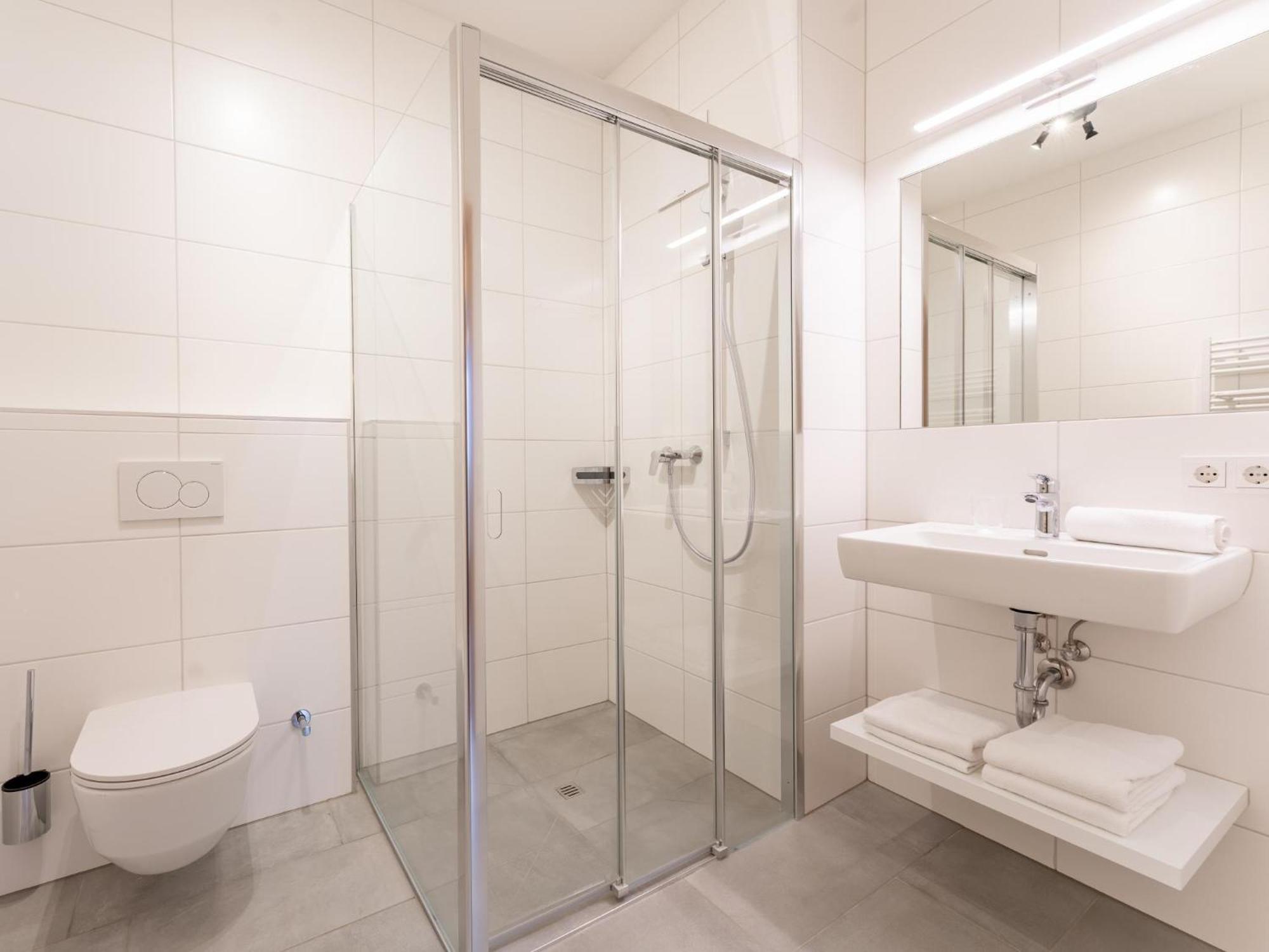 Falken Suites Top 7 Kaprun Bagian luar foto
