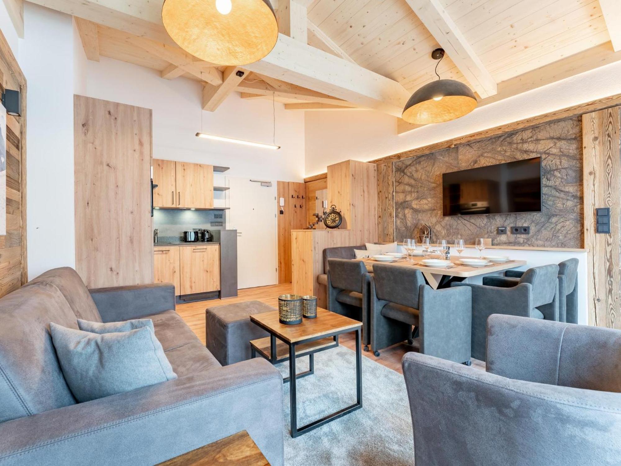 Falken Suites Top 7 Kaprun Bagian luar foto