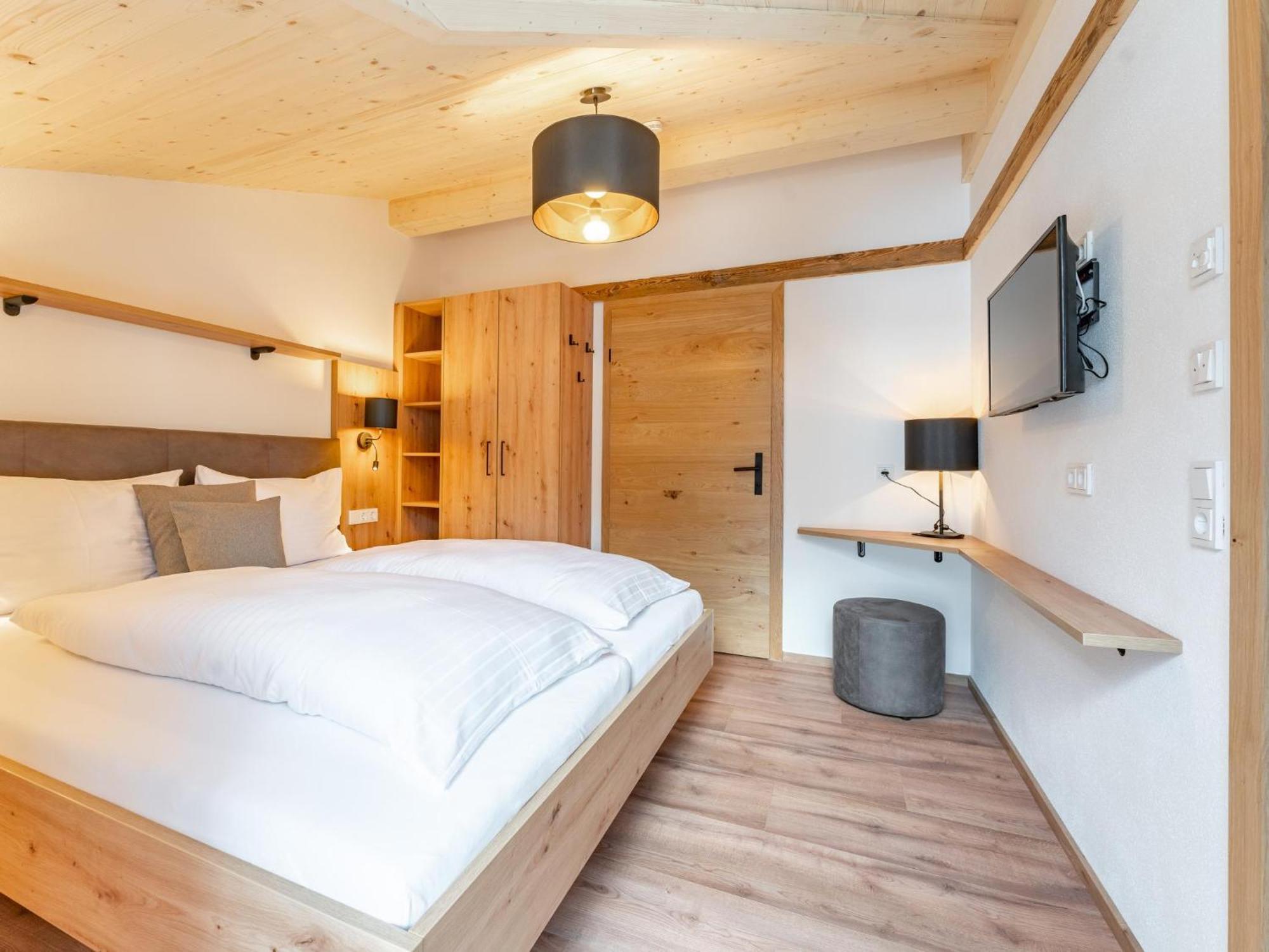 Falken Suites Top 7 Kaprun Bagian luar foto