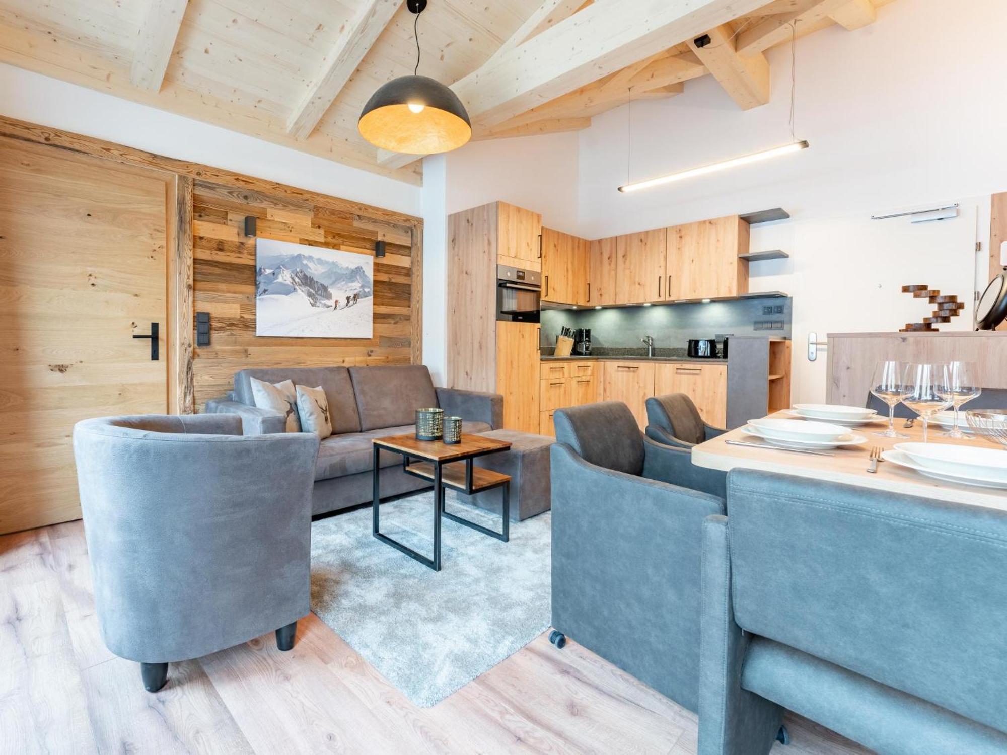 Falken Suites Top 7 Kaprun Bagian luar foto